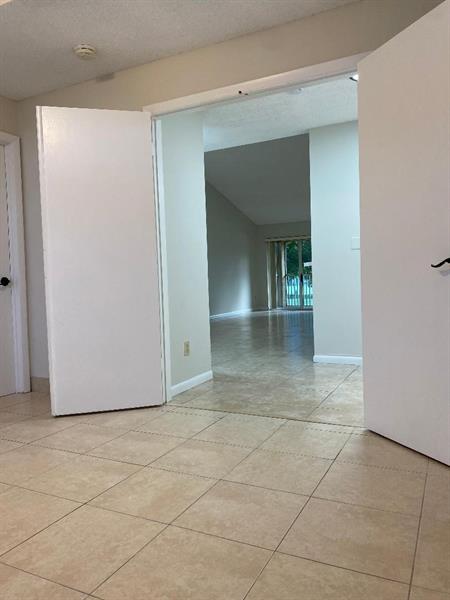 Image 6 of 33 For 1027 Coral Club Dr  1027