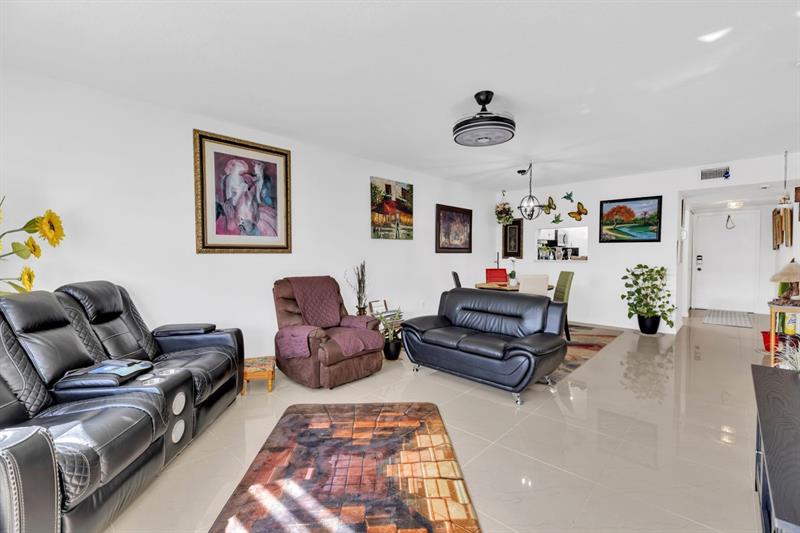 Image 10 of 61 For 6850 Royal Palm Blvd  306 G