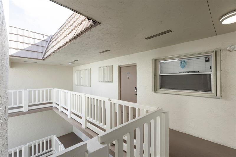 Image 21 of 61 For 6850 Royal Palm Blvd  306 G