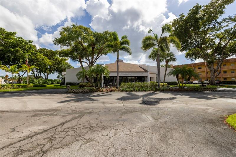 Image 27 of 61 For 6850 Royal Palm Blvd  306 G