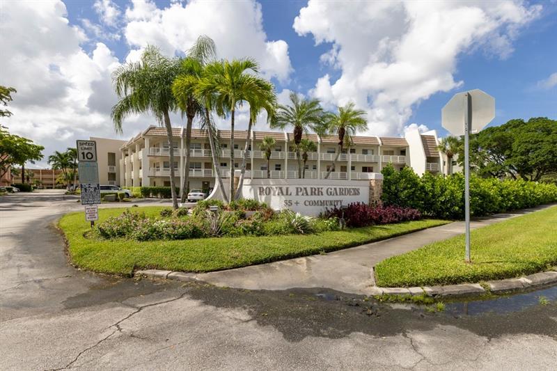 Image 36 of 61 For 6850 Royal Palm Blvd  306 G