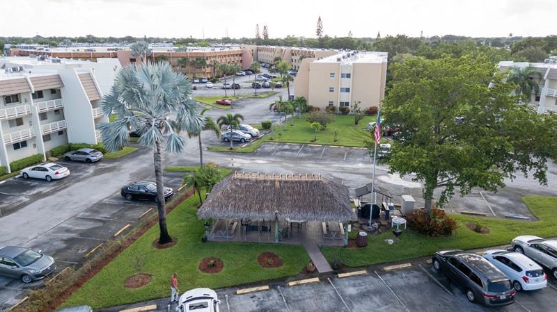 Image 40 of 61 For 6850 Royal Palm Blvd  306 G