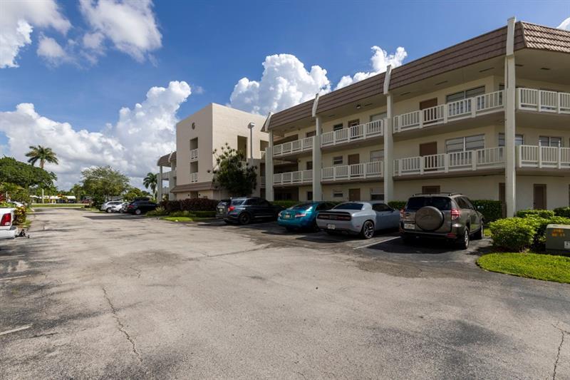 Image 53 of 61 For 6850 Royal Palm Blvd  306 G