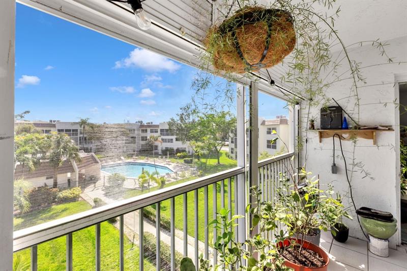 Image 8 of 61 For 6850 Royal Palm Blvd  306 G