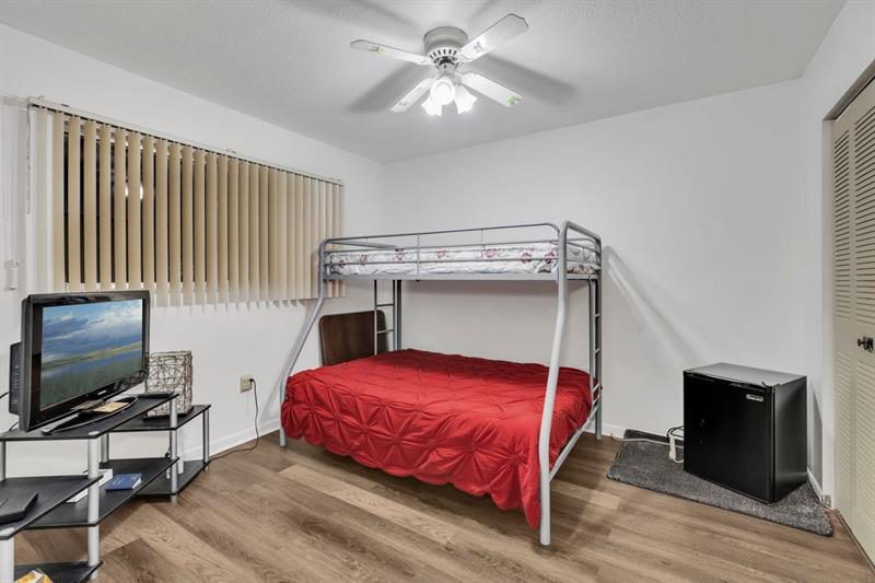 Image 9 of 61 For 6850 Royal Palm Blvd  306 G