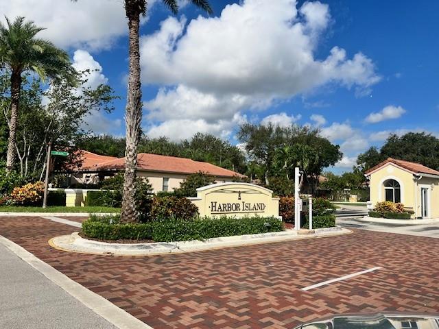 Image 12 of 21 For 6254 38th Dr