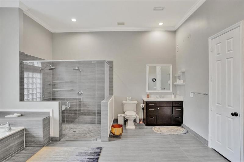 Image 19 of 42 For 12258 49th St