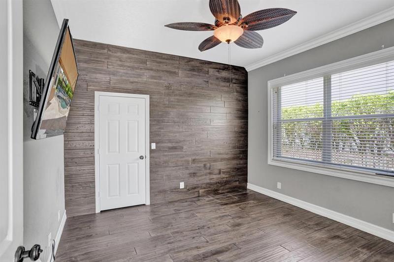 Image 38 of 42 For 12258 49th St