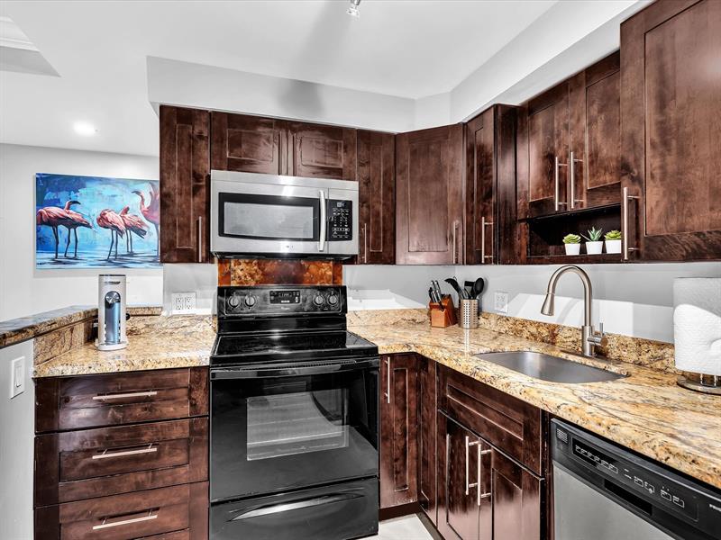 Image 10 of 65 For 4040 Galt Ocean Dr  811