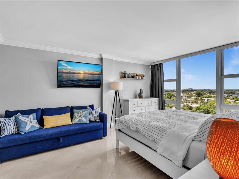 Image 21 of 65 For 4040 Galt Ocean Dr  811