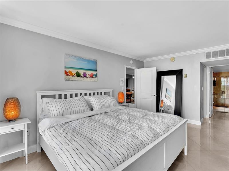Image 24 of 65 For 4040 Galt Ocean Dr  811