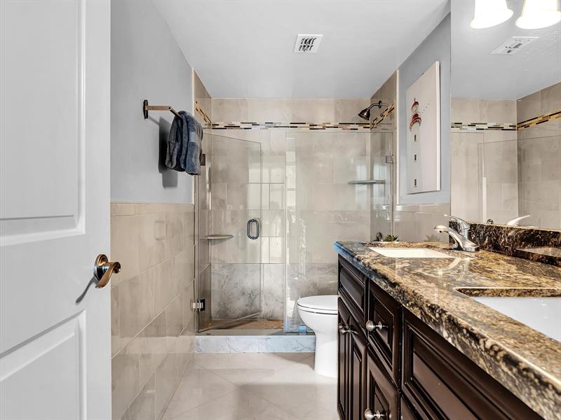 Image 28 of 65 For 4040 Galt Ocean Dr  811