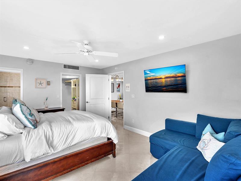 Image 31 of 65 For 4040 Galt Ocean Dr  811