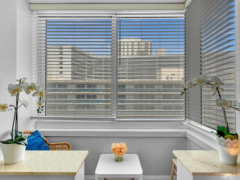 Image 32 of 65 For 4040 Galt Ocean Dr  811