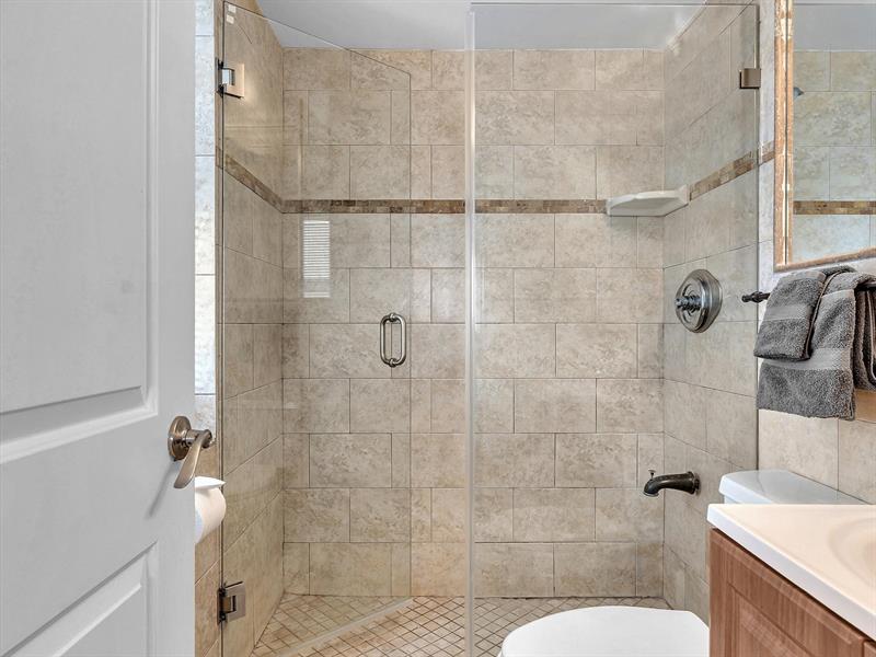 Image 34 of 65 For 4040 Galt Ocean Dr  811