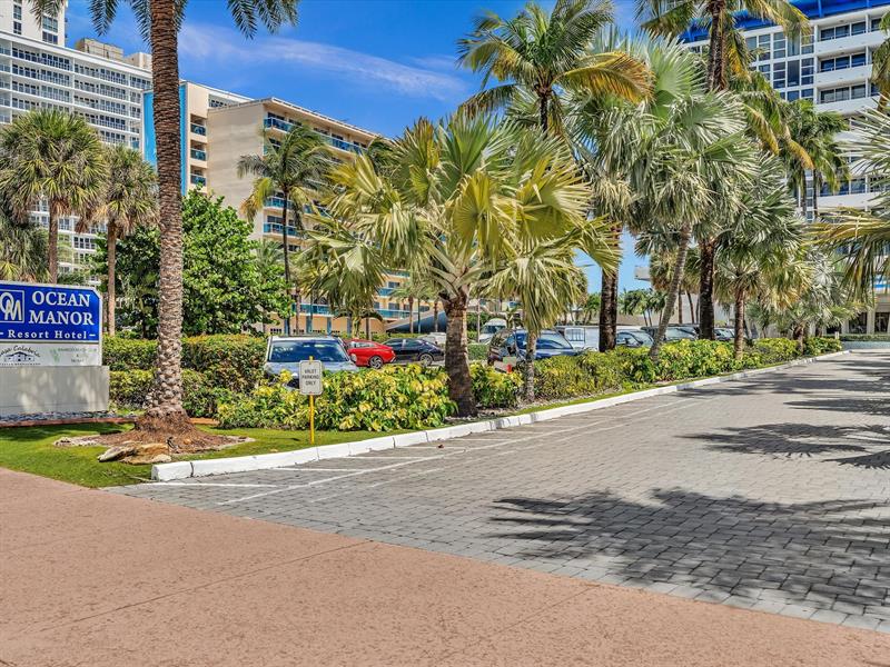 Image 38 of 65 For 4040 Galt Ocean Dr  811