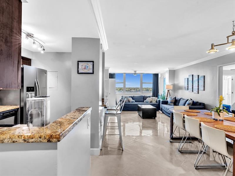 Image 5 of 65 For 4040 Galt Ocean Dr  811