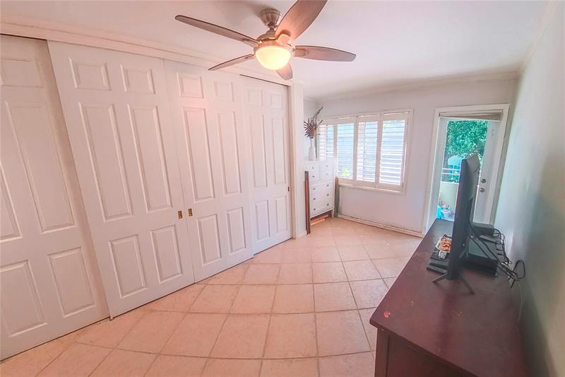 Image 12 of 25 For 1000 4th St  209
