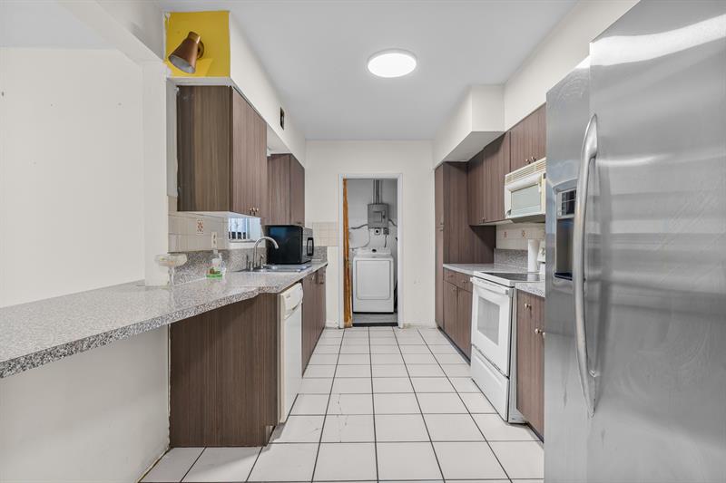 Image 11 of 37 For 14800 8th Ct