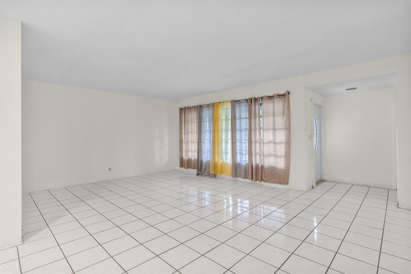 Image 7 of 37 For 14800 8th Ct