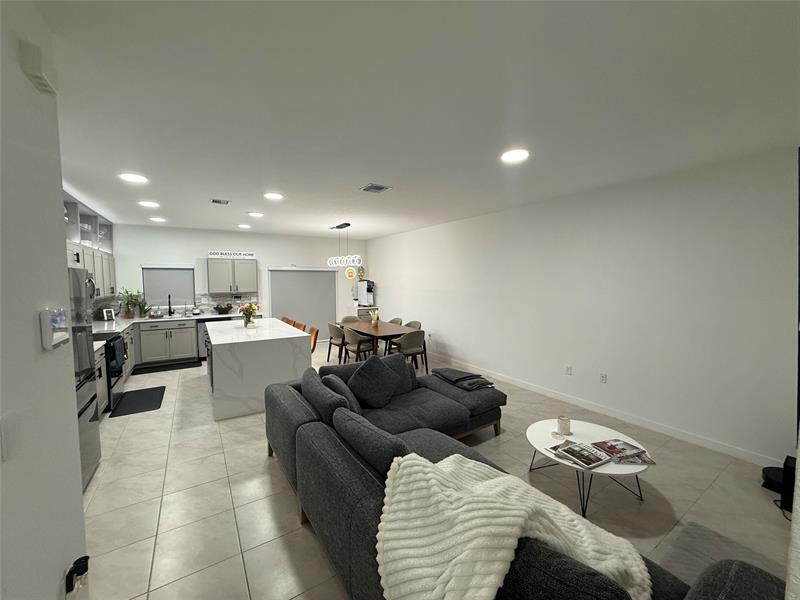 Image 17 of 21 For 845 3rd Way  