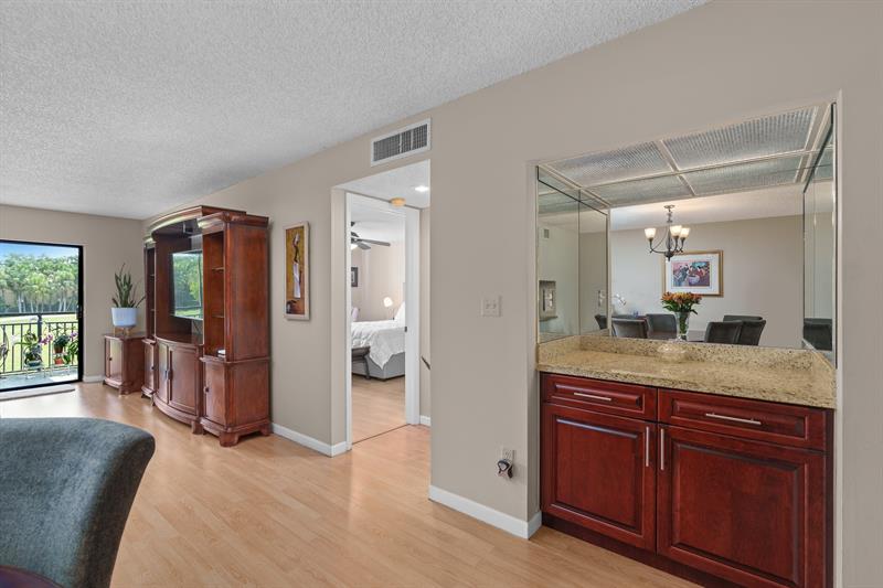 Image 12 of 52 For 16051 Blatt Blvd  212