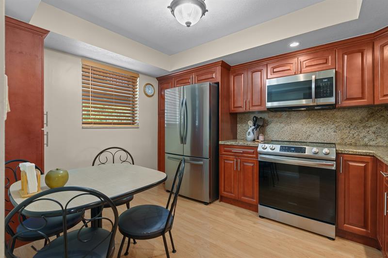 Image 15 of 52 For 16051 Blatt Blvd  212