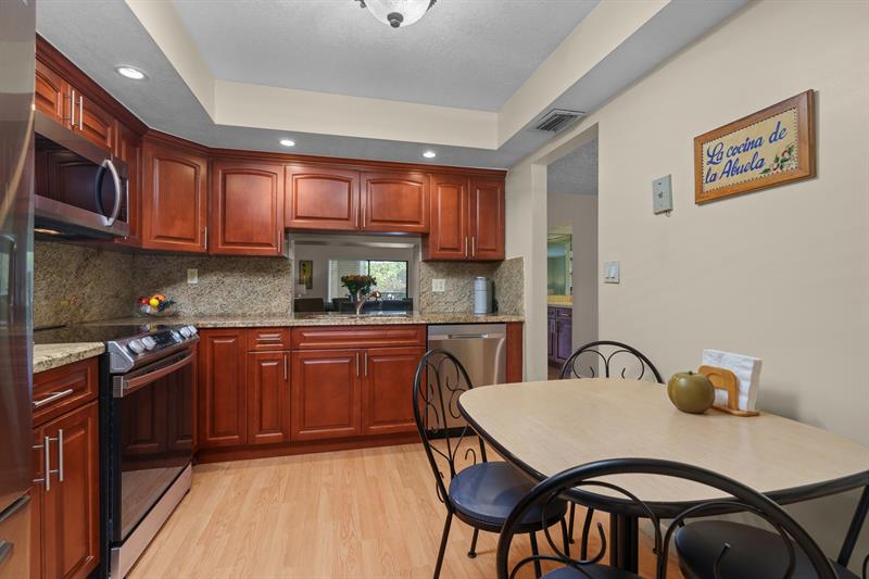 Image 18 of 52 For 16051 Blatt Blvd  212