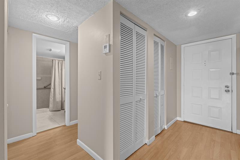 Image 20 of 52 For 16051 Blatt Blvd  212