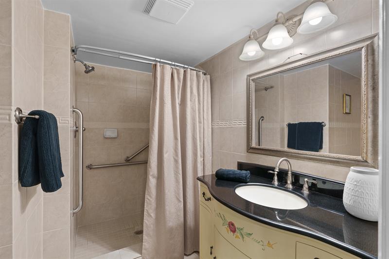 Image 27 of 52 For 16051 Blatt Blvd  212