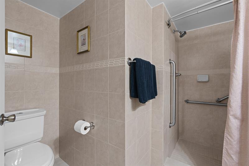 Image 28 of 52 For 16051 Blatt Blvd  212