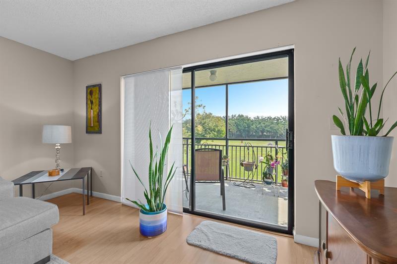 Image 4 of 52 For 16051 Blatt Blvd  212