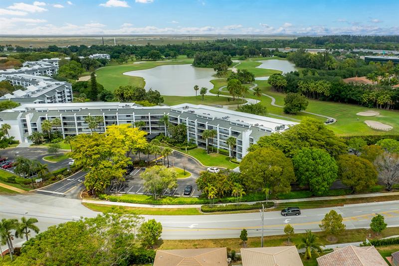 Image 42 of 52 For 16051 Blatt Blvd  212