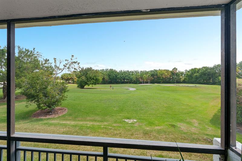 Image 6 of 52 For 16051 Blatt Blvd  212