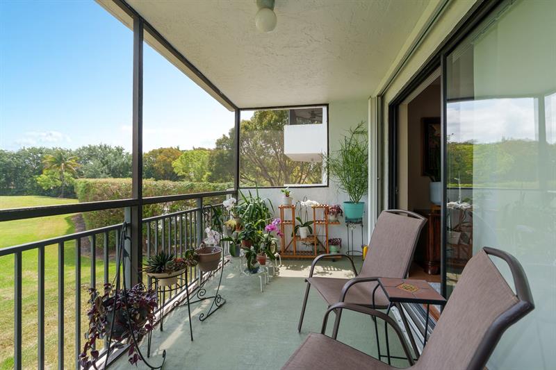 Image 7 of 52 For 16051 Blatt Blvd  212