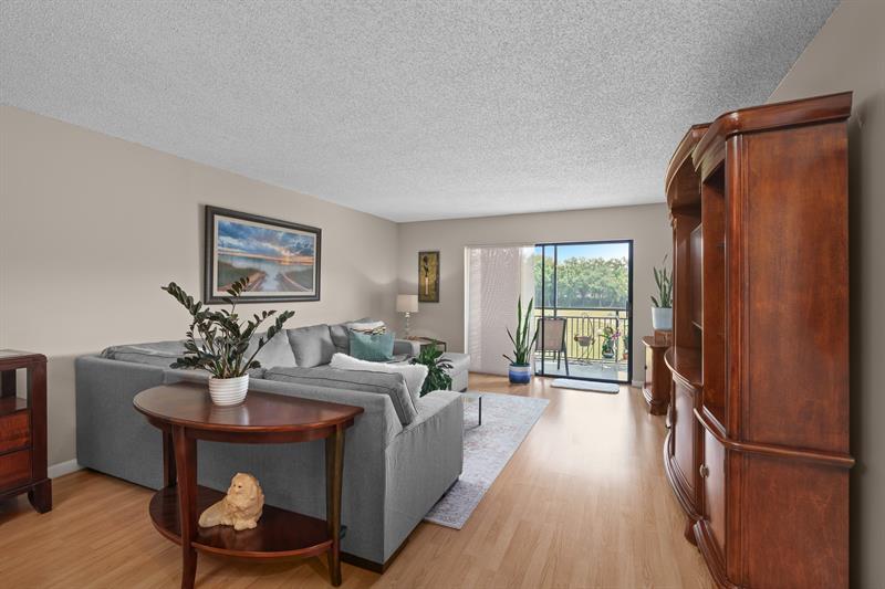 Image 9 of 52 For 16051 Blatt Blvd  212