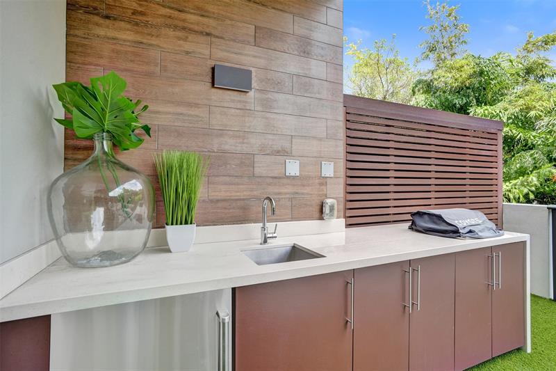 Image 11 of 62 For 3030 Ocean Blvd  S104