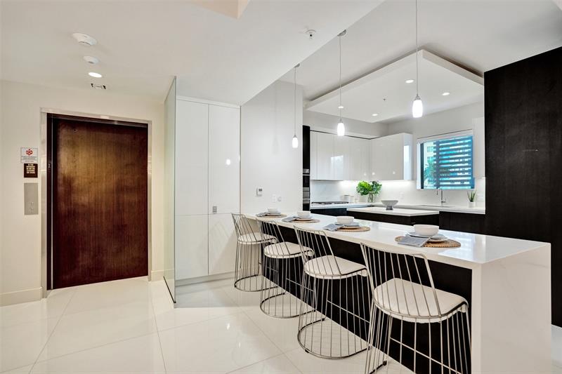 Image 17 of 62 For 3030 Ocean Blvd  S104