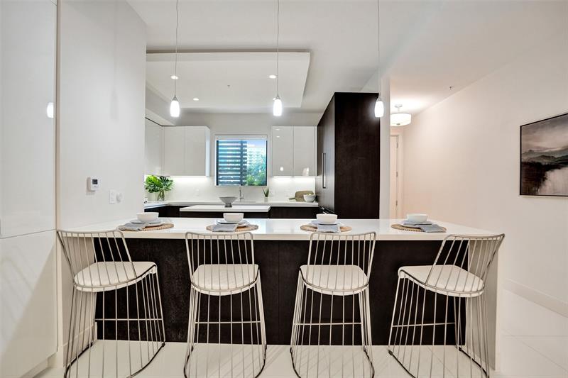 Image 18 of 62 For 3030 Ocean Blvd  S104