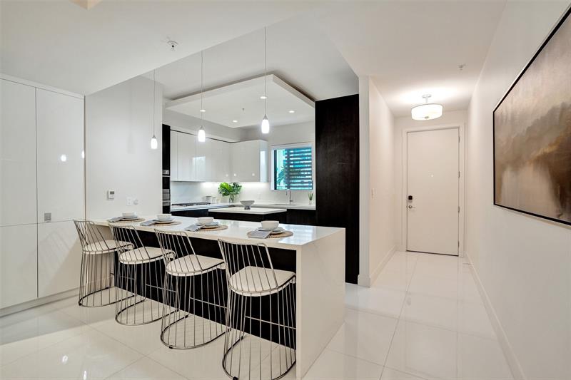 Image 19 of 62 For 3030 Ocean Blvd  S104