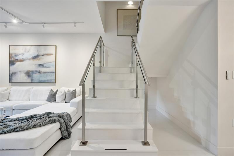 Image 29 of 62 For 3030 Ocean Blvd  S104