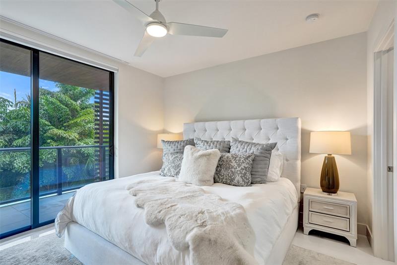 Image 31 of 62 For 3030 Ocean Blvd  S104