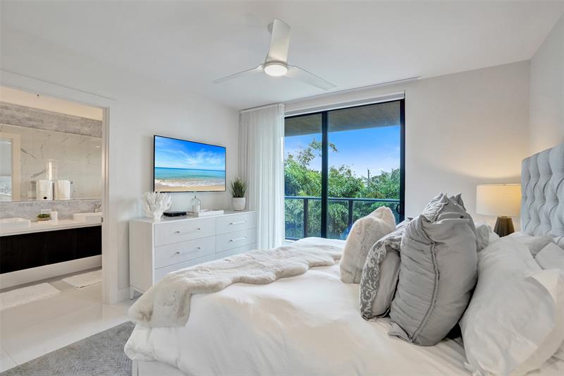 Image 32 of 62 For 3030 Ocean Blvd  S104