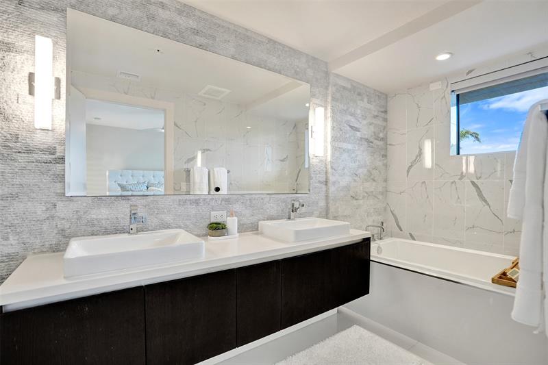 Image 34 of 62 For 3030 Ocean Blvd  S104