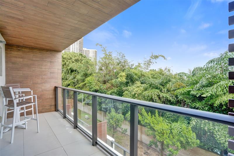 Image 37 of 62 For 3030 Ocean Blvd  S104