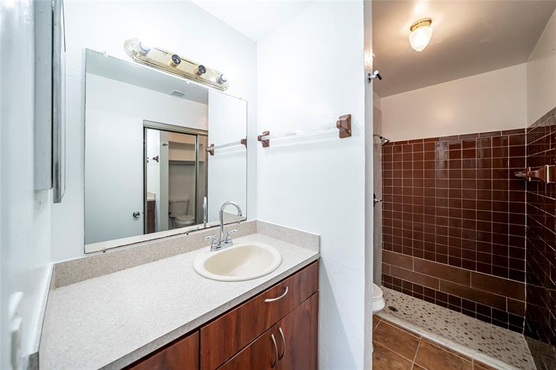 Image 17 of 28 For 3625 70th Ave  23-x