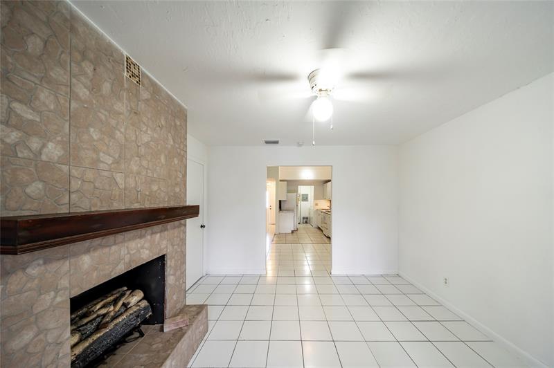 Image 6 of 28 For 3625 70th Ave  23-x