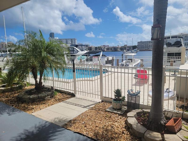 Image 3 of 9 For 2100 Diana Dr 107