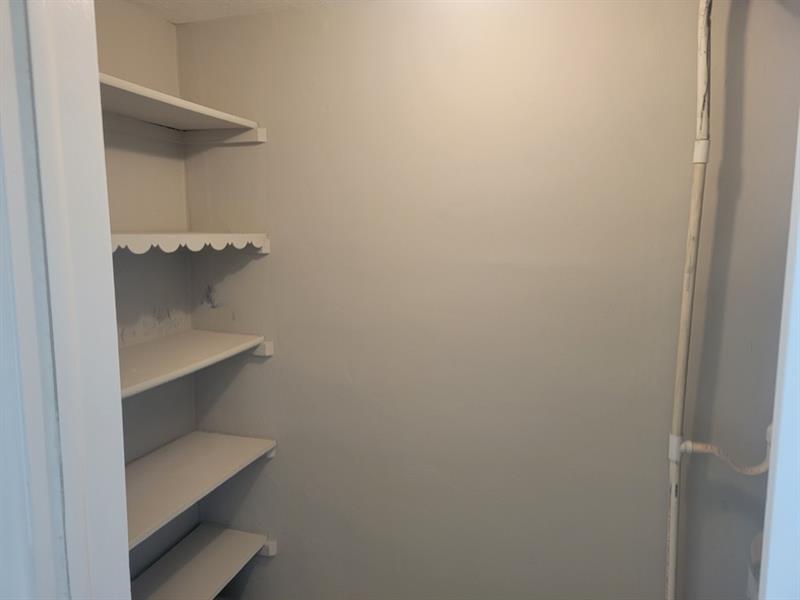 Image 6 of 9 For 2100 Diana Dr 107