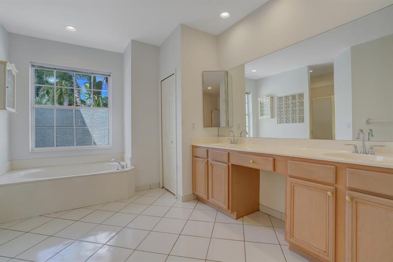 Image 29 of 62 For 21347 Gosier Way